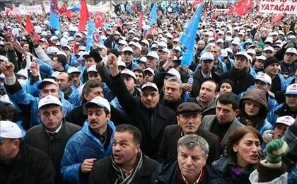 TEKEL İşçileri Türk-İş’i İşgal Etti