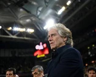 Jorge Jesus çileden çıktı! Taraftarın Altay Bayındır protestosuna çok sert tepki :Ona gösterilen tepkiler, bana gösterilmiş tepkidir