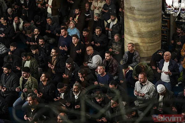 Regaib Kandili'nde eller semaya yükseldi! Vatandaşlar camilere akın etti: İşte il il o fotoğraflar... - 10