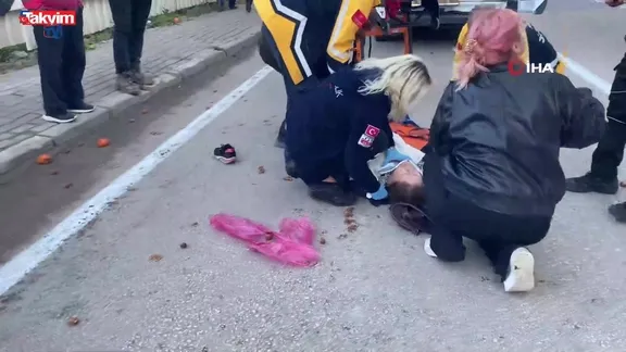 Bursa'da motosiklet yaşlı kadına çarptı!