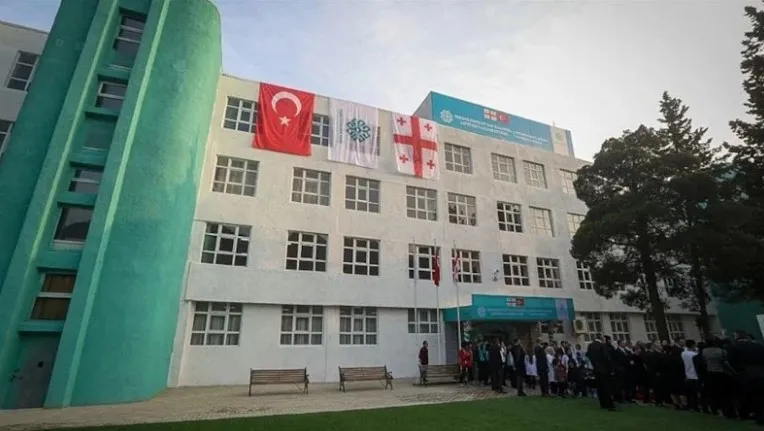 1781704799654.jpeg FETÖ'den devralınan okullarda "Maarif" dönüşümü-7