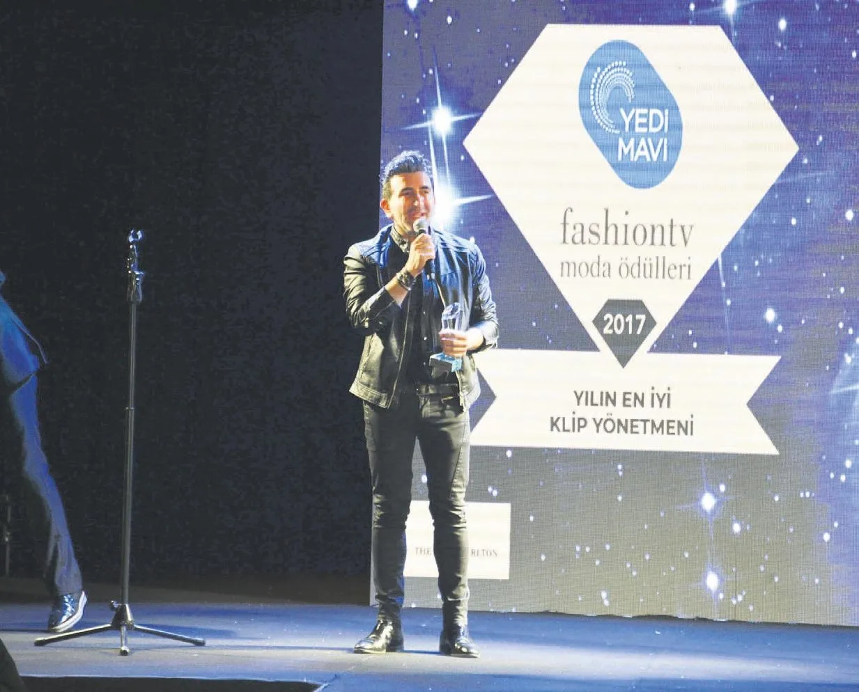 Çantadan kavga çıktı!