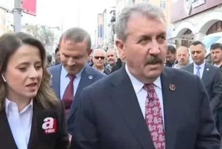 Çaldıkları minareye kılıf arıyorlar