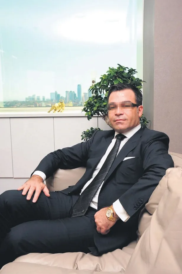 santaj-tavan-yapti-1661462111962.jpeg Nihat Ö.'nün kendisini dövüp, tecavüz ettiğini iddia eden Sibel İ'nin daha önce de birçok işadama şantaj yaptığı iddia edildi-2