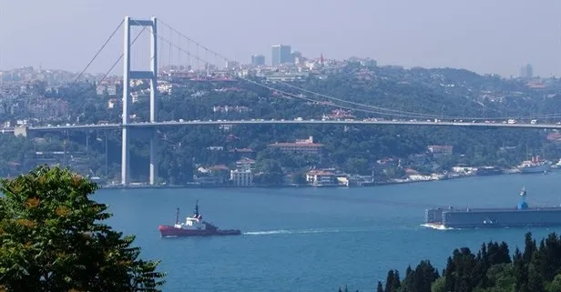 Son dakika haberi: İstanbul Boğazı çift yönlü trafiğe kapatıldı