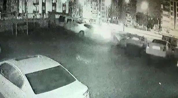 İstinat duvarı çöktü 6 araç uçuruma yuvarlandı! Olay anı saniye saniye kamerada-5