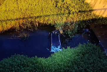 Maltepe’de otomobil gölete uçtu!