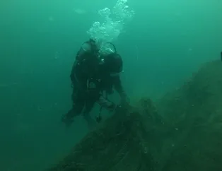 Türkiye'nin en büyük hayalet ağı! Marmara Denizi'nin 30 metre dibinden çıkarıldı