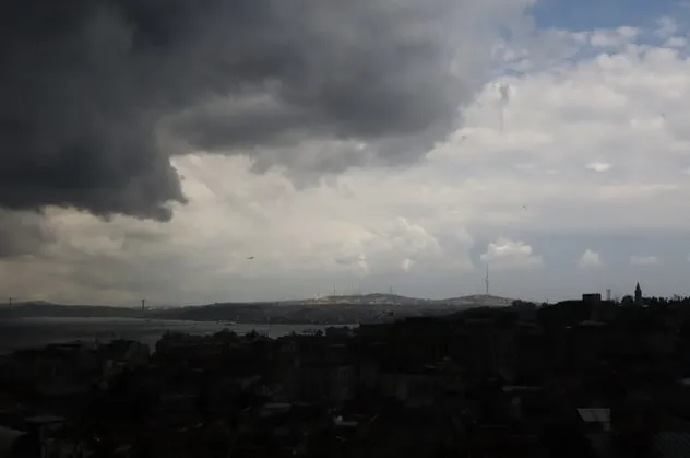 İstanbul dolu ve yağmura teslim!