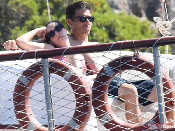 Zeynep Tuğçe Bayat ve eşi Cansel Elçin aşka geldi uluorta öpücüklere boğdu! Kuruluş Osman'ın yıldızından aldırışsız romantizm - 8