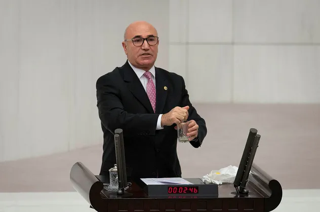 Mahmut Tanal'dan limonlu protesto