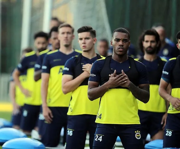 Fenerbahçe'de Ersun Yanal futbolcularına seslendi: Ayağa kalkın beyler yeniden başlıyoruz-8