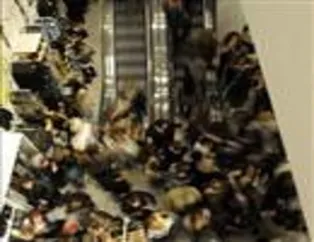 H&M'de ilk gün izdihamı