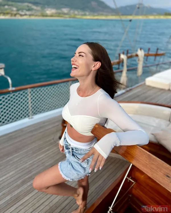 Fahriye Evcen’in tekne pozları ortalığı kasıp kavurdu: Hangi birini beğeneceğimi şaşırdım! - 16