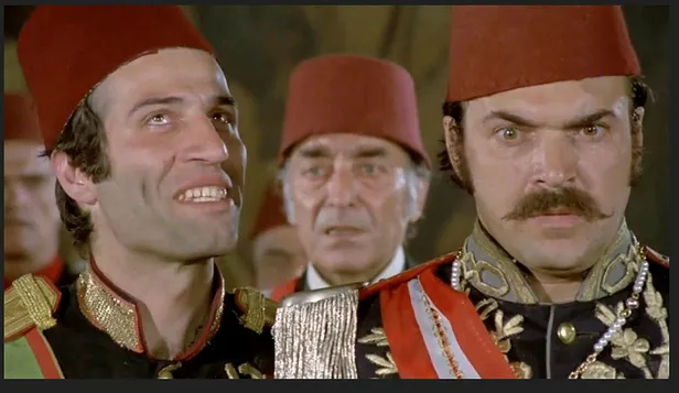 Türkiye'nin güldüren adamı Kemal Sunal ölümünün 19. yılında anılıyor! Kemal Sunal kimdir?-3