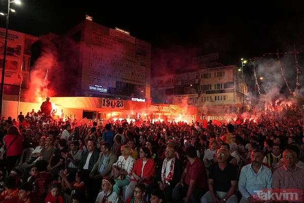 Türkiye'nin grup coşkusu! Taraftar sokakları sevinç çığlıklarıyla inletti - 5