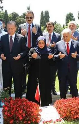 Erdoğan, 15 Temmuz Şehitleri için Kuran okudu