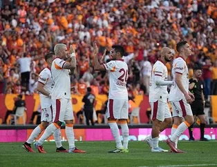 Lider Konya önünde