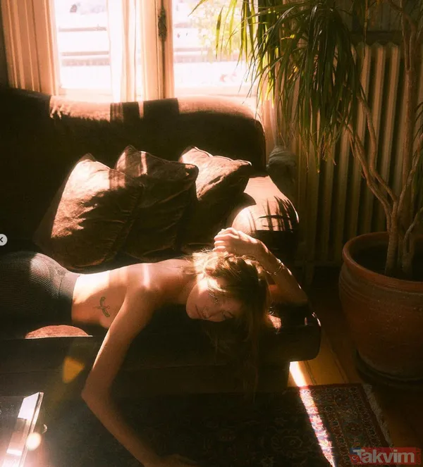 Şevval Şahin'in üstsüz Kadınlar Günü paylaşımı sosyal medyanın gündeminde "Allah bildiği gibi yapsın" Olay kadın Şevval... - 6