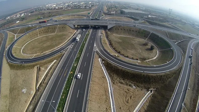 yol-kenarindaki-beyaz-levha-bakin-ne-ise-yariyor-1708152389571.jpg Yol kenarındaki beyaz levha bakın ne işe yarıyormuş-4