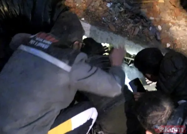 KAHRAMANMARAŞ'TA DEPREM: Deprem bölgesinde arama kurtarma çalışmaları sürüyor! İşte bölgeden son dakika gelişmeler - 1