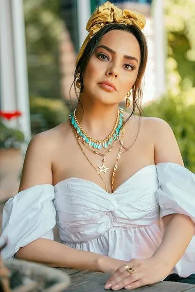 ebru-gundes-murat-ozdemir-askinda-gundeme-bomba-gibi-dusen-iddia-unlu-sarkici-icin-esi-selin-kabakliya-1649014726404.jpeg Ebru Gündeş Murat Özdemir aşkında gündeme bomba gibi düşen iddia! Ünlü şarkıcı için eşi Selin Kabaklı'ya...-3