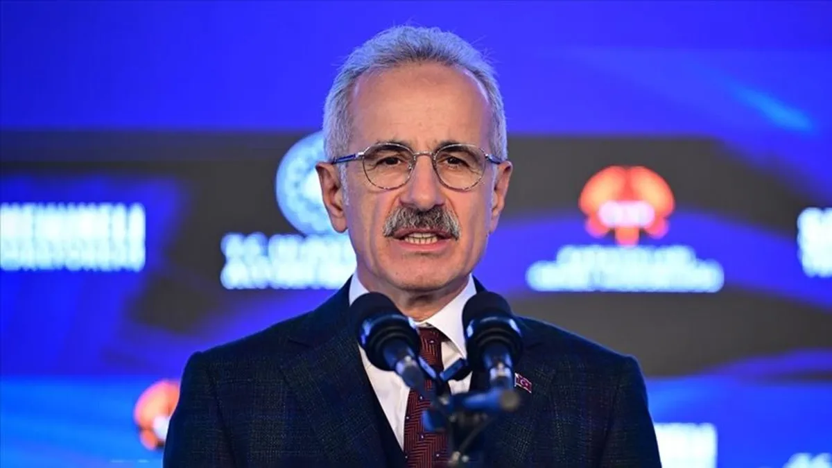 Bakan Uraloğlu duyurdu: Sosyal medyaya 16 yaş sınırı getirilecek!