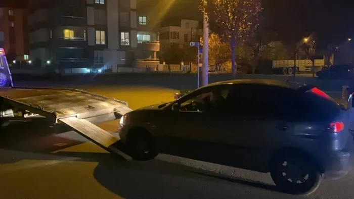 dur-ihtarina-uymayan-surucuden-akilalmaz-savunma-arabamda-yumurta-var-1701671181748.jpeg "Dur" ihtarına uymayan sürücüden akılalmaz savunma: Arabamda yumurta var-1