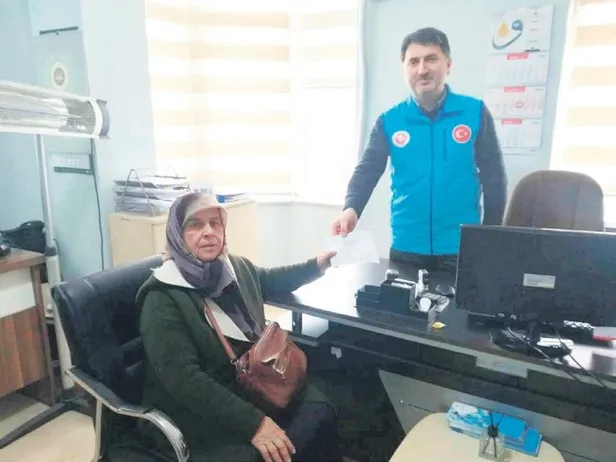 dunyaca-unlu-sef-jose-andres-deprem-sonrasi-turkiyeye-uctu-4-farkli-bolgede-yardima-kostu-1676678311709.jpeg Dünyaca ünlü şef Jose Andres deprem sonrası Türkiye'ye uçtu! 4 farklı bölgede yardıma koştu-6