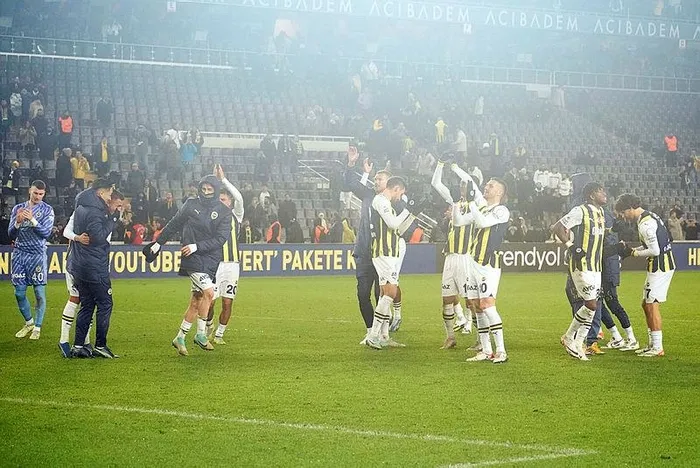 lider-kanarya-ezdi-gecti-fenerbahce-kadikoyde-konyaya-karsi-gol-sov-yapti-1704926806569.jpeg Lider Kanarya ezdi geçti! Fenerbahçe Kadıköy'de Konya'ya karşı gol şov yaptı-2