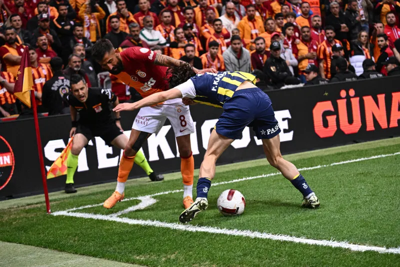 Galatasaray şampiyonluk maçına çıkıyor! Okan Buruk'tan yıldız isme kesik - 9