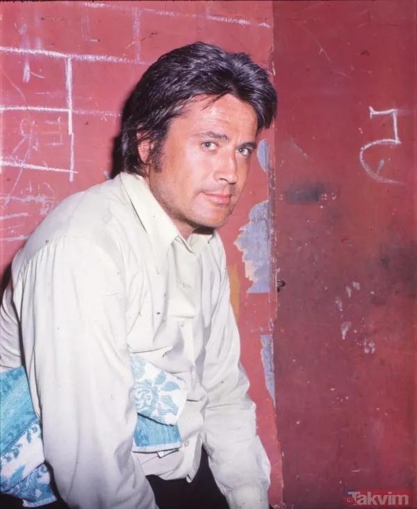 SON DAKİKA: Cüneyt Arkın’ın cenazesi Zincirlikuyu Mezarlığı Gasilhanesi’ne getirildi! Oğlu Murat Arkın: "Ülkemiz için birleştirici bir unsurdu" - 3