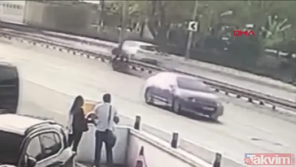 İstanbul'da korkunç kaza kamerada! Bakırköy'de bariyerlere çarpan motosiklet sürücüsü hayatını kaybetti - 5
