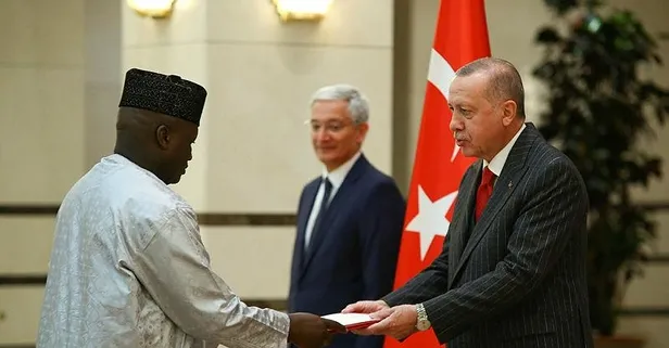 Gambiya Büyükelçisi Kinteh, Erdoğan'a güven mektubu sundu