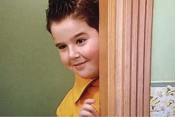 25-yilda-30-kilo-verdi-sihirli-annemin-cemi-bugra-ozumludur-bakin-nasil-zayiflamis-90dan-60-kilolara-dustum-1706211407566.jpeg Sihirli Annem'in Cem'i Buğra Özmüldür hangi yöntemle zayıfladı? 2.5 yılda 30 kilo verdi! "90’dan 60 kilolara düştüm..."-2