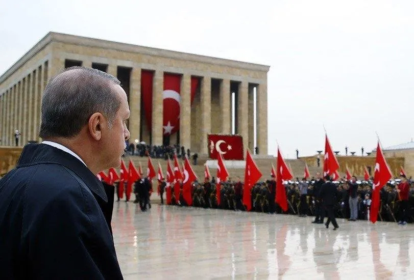 Erdoğan, Anıtkabir Özel defterini imzaladı
