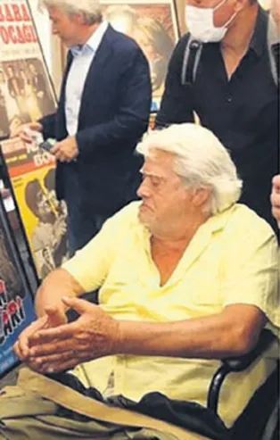 Yeşilçam'ın efsane isimlerinden Cüneyt Arkın hayranlarını duygulandırdı! 'Gözümde canlanır koskoca mazi'