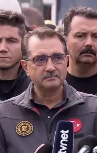 Bakan Fatih Dönmez gözyaşlarına hakim olamadı: "3 hafta önce burada helalleştik"