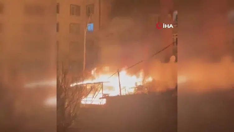 Kağıthane’de gecekondu alev alev yandı