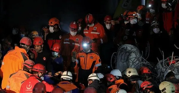 Son Dakika Izmir Depreminde Enkaz Altinda Kalan Dis Hekimi Zarife Dogan Dan Aci Haber Geldi Takvim