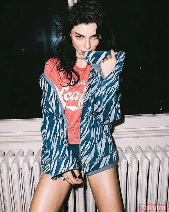 Merve Boluğur açıldıkça açıldı! ‘Gece sporu’ paylaşımı sosyal medyayı ikiye böldü hem tarzı hem pozu çok konuşuldu - 5