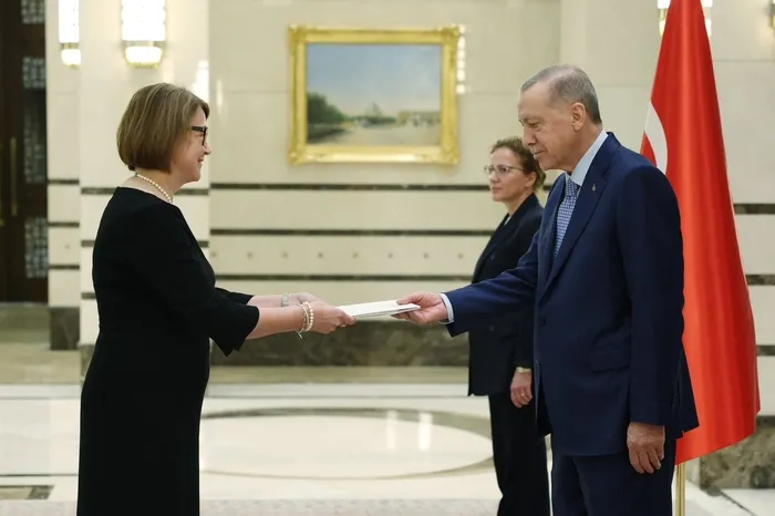 Başkan Erdoğan'ın diplomasi trafiği sürüyor! Tek tek Külliye'de kabul etti: Elçiler güven mektubu sundu-7