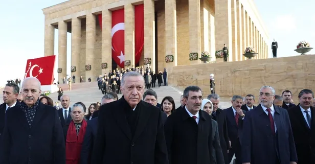 Başkan Erdoğan Anıtkabir’i ziyaret etti! 85 milyon tek yürek kutlu hedefe emin adımlarla... Kardeşlik vurgusu