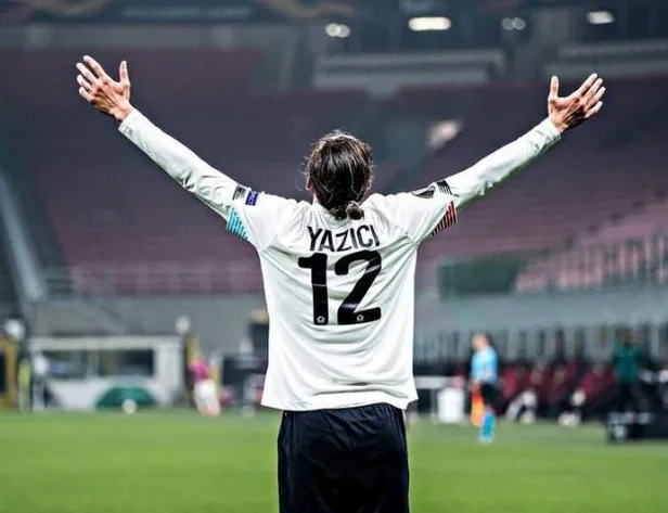 bizim-cocuklar-sahnede-asist-zeki-celikten-gol-yusuf-yazicidan-1608146682729.jpeg Bizim çocuklar sahnede! Asist Zeki Çelik'ten gol Yusuf Yazıcı'dan...-6