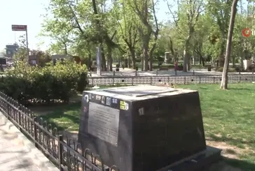Kadıköy’de Alex’in heykeli kaldırıldı!