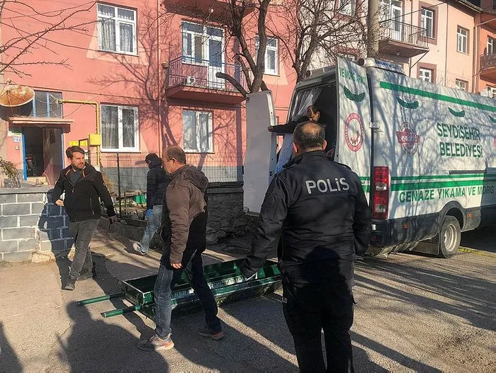 koca-katliami-dis-teknisyeni-eski-esi-ile-kizini-oldurdu-ifade-1703948543547.jpeg Koca katliamı! Diş teknisyeni eski eşi ile kızını öldürdü! İfadesi kan dondurdu-2