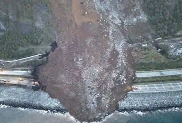 Artvin Arhavi’deki heyelanın boyutu gün ağarınca ortaya çıktı! Dik yamaçtan denize kadar ulaştı