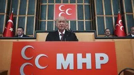 MHP lideri Devlet Bahçeli’den ’DEM’i bozuklara sağlı sollu: Türk bayrağını kabullenemeyen şerefsizler vatandaşlıktan çıkarılsın
