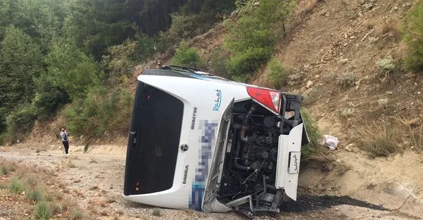 Burdur Bucak’ta yolcu otobüsü şarampole devrildi: 5 yaralı