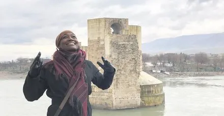 ABD’li sanatçı Della Miles, konser için Batman’a gitti